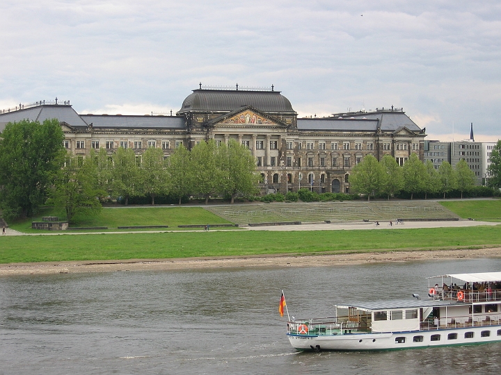 18 View across Elbe.JPG